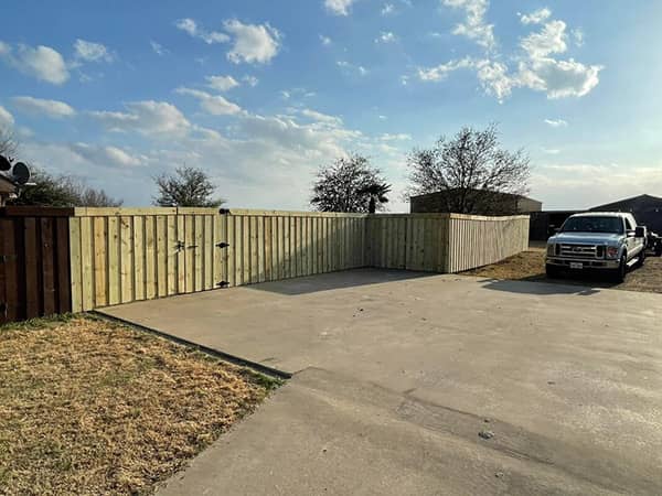 Fencing in Waxahachie, TX